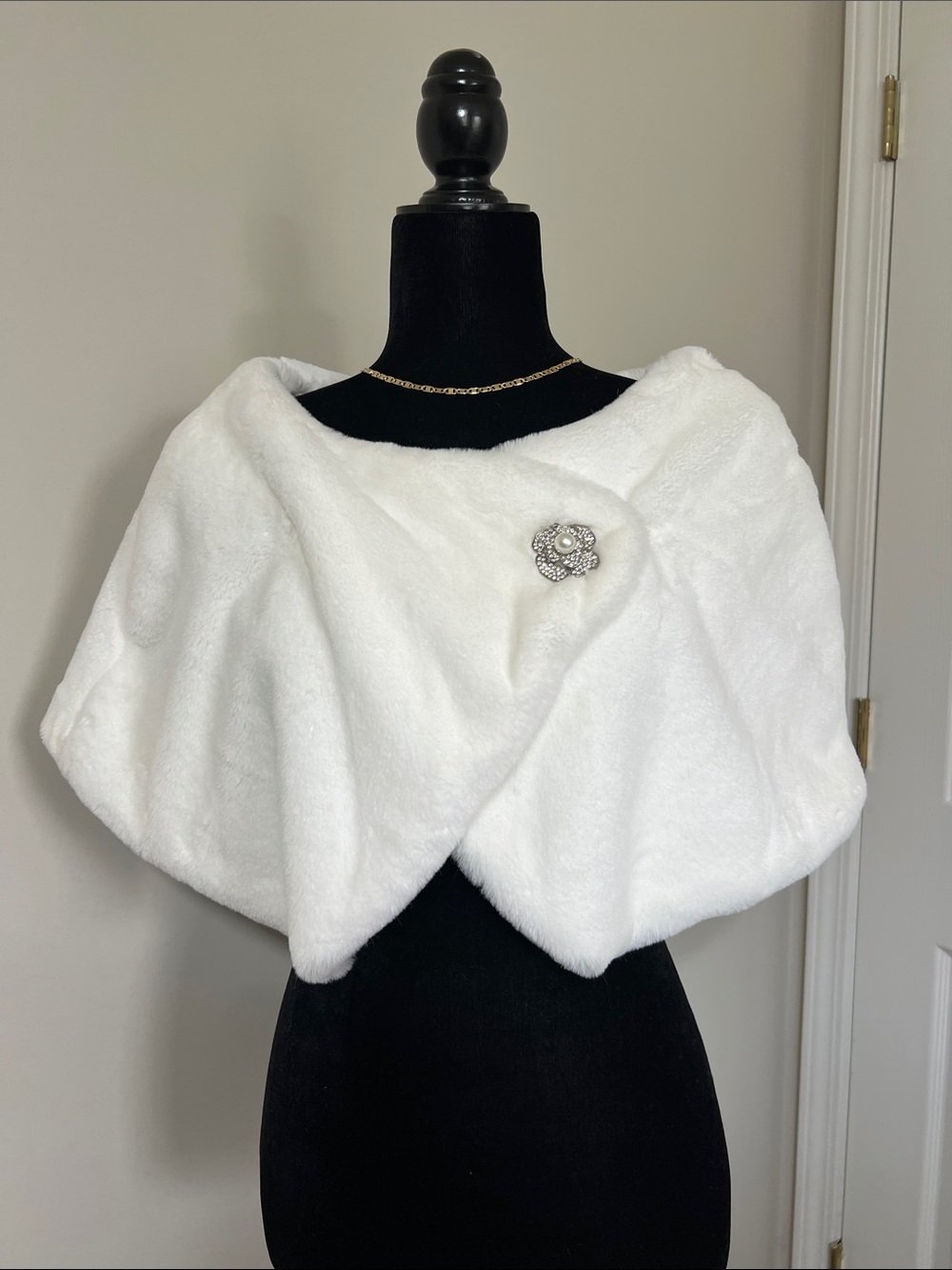 MSK White Faux Fur Bridal Wrap with Silver-Tone Brooch